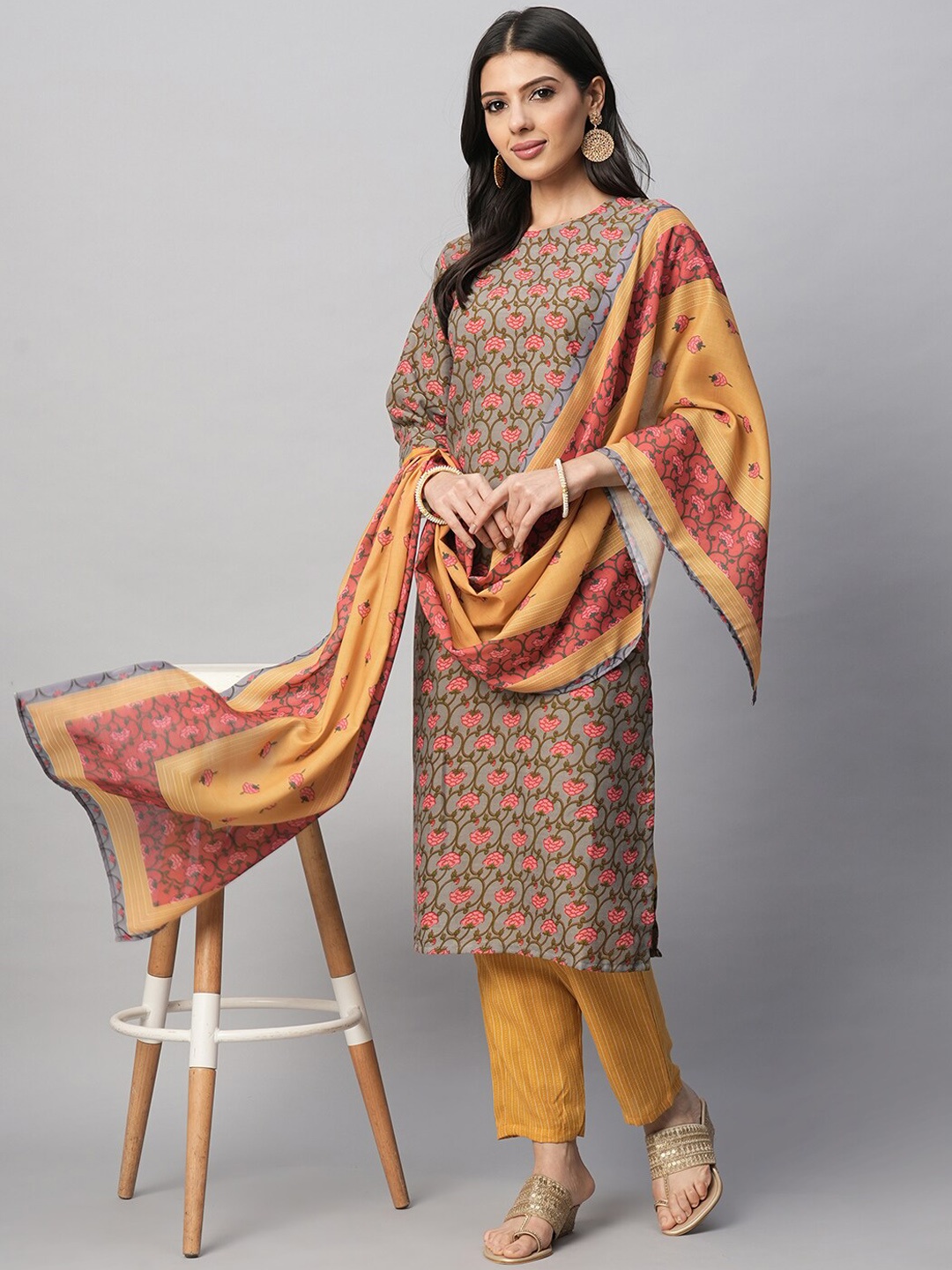 

DIVASTRI Round Neck Floral Printed Pure Cotton Straight Kurta with Trousers & Dupatta, Pink