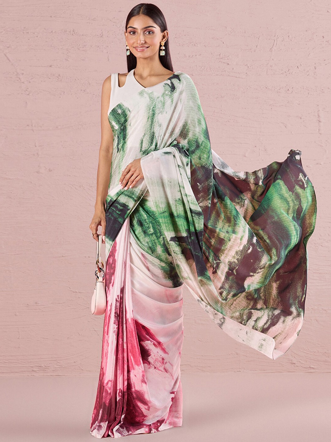 

navyasa by liva Abstract Printed Saree, White