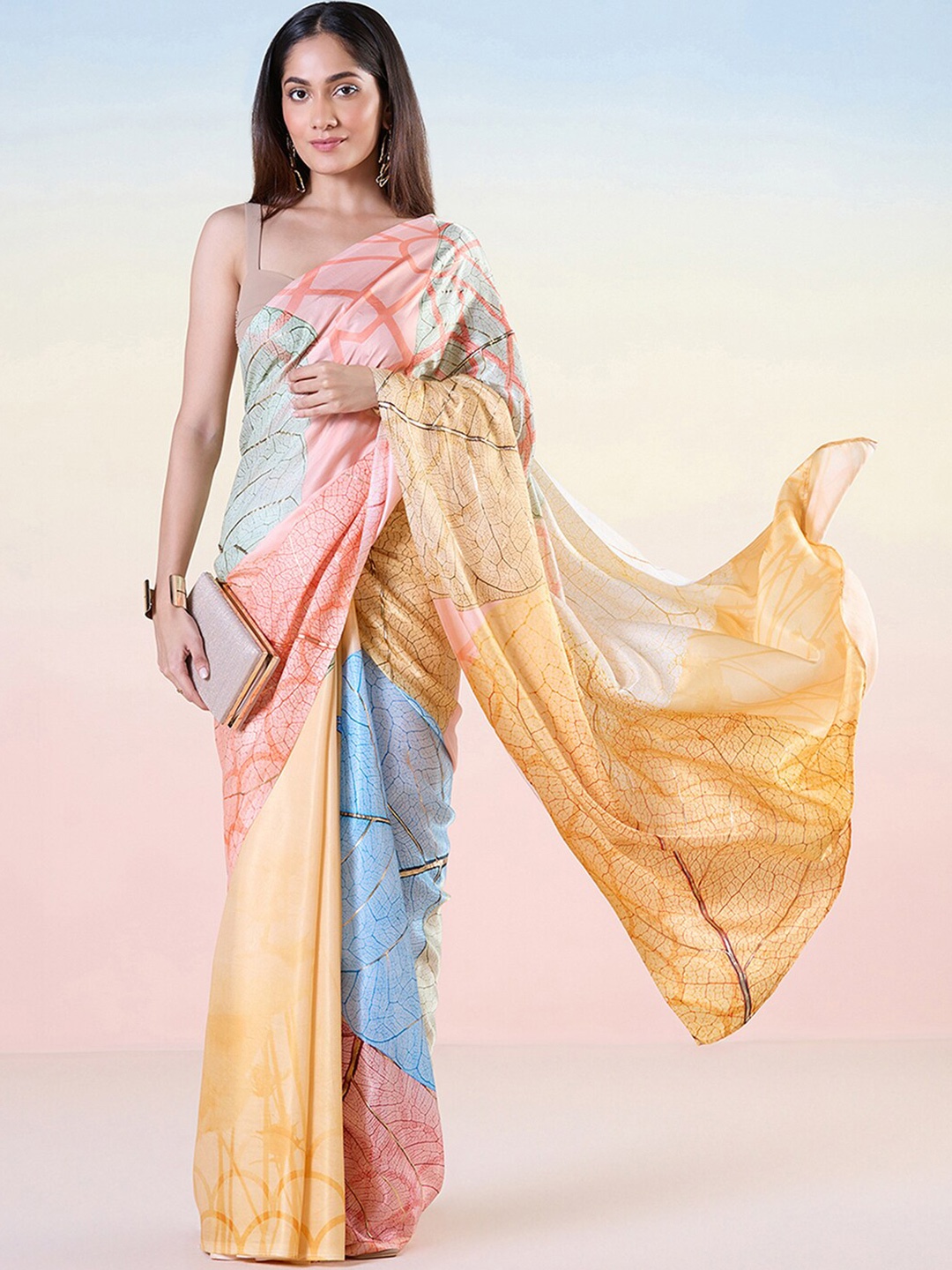 

navyasa by liva Floral Printed Saree, Pink