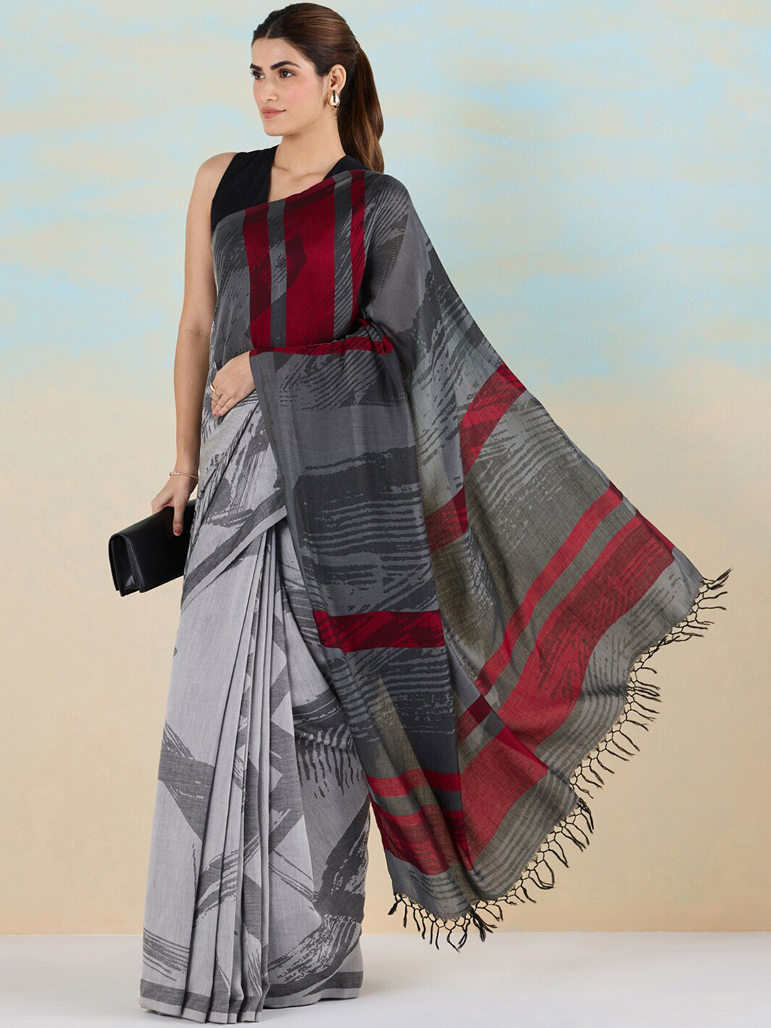 

navyasa by liva Abstract Printed Saree, Black