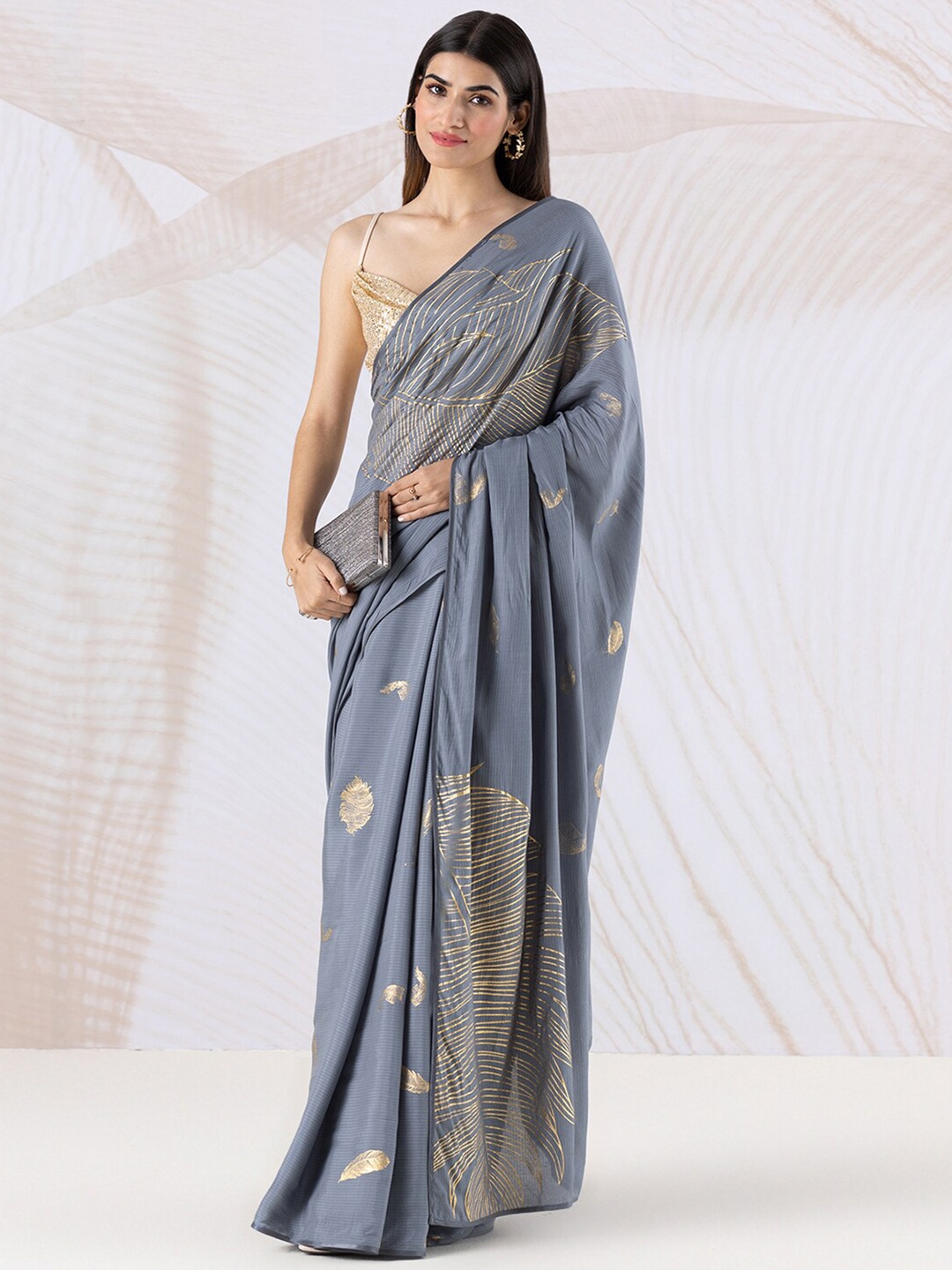 

navyasa by liva Floral Printed Liva Saree, Grey