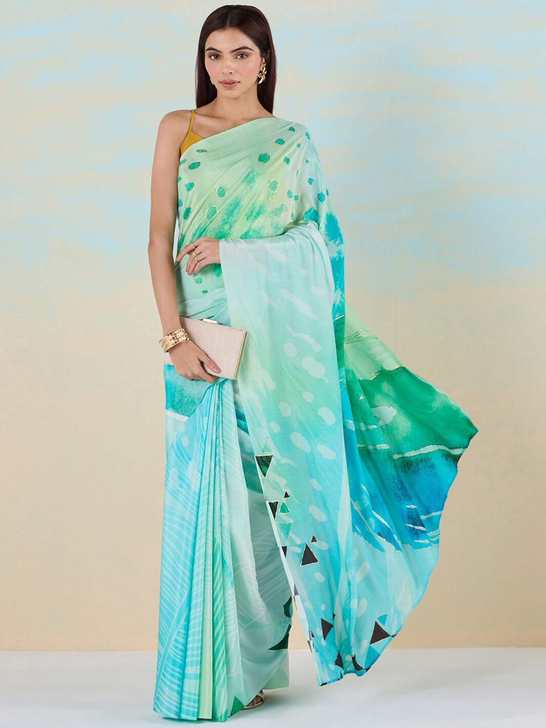 

navyasa by liva Abstract Printed Liva Saree, Blue