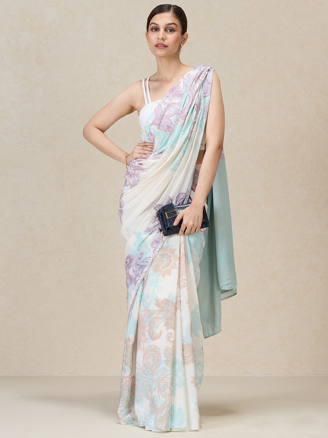

navyasa by liva Floral Printed Saree, White