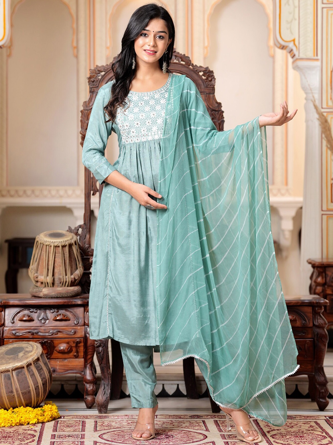 

BAESD Floral Yoke Design Regular Thread Work Kurta With Trousers & Dupatta, Green