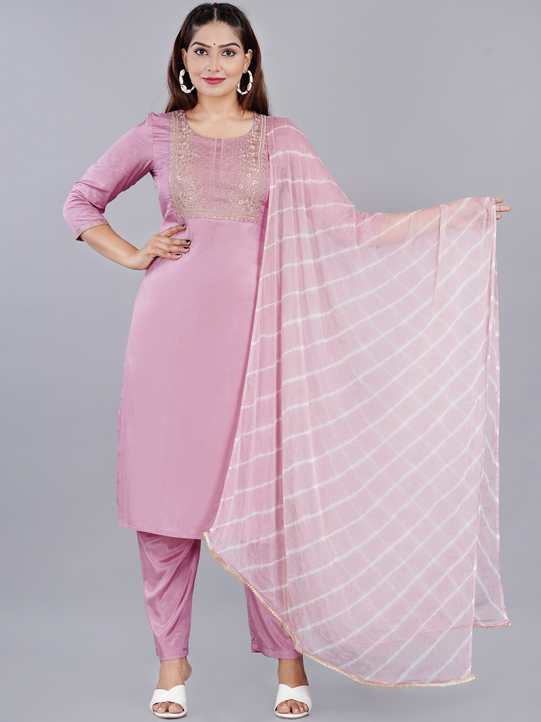 

BAESD Women Ethnic Motifs Yoke Design Regular Thread Work Kurta with Trousers & With Dupatta, Pink