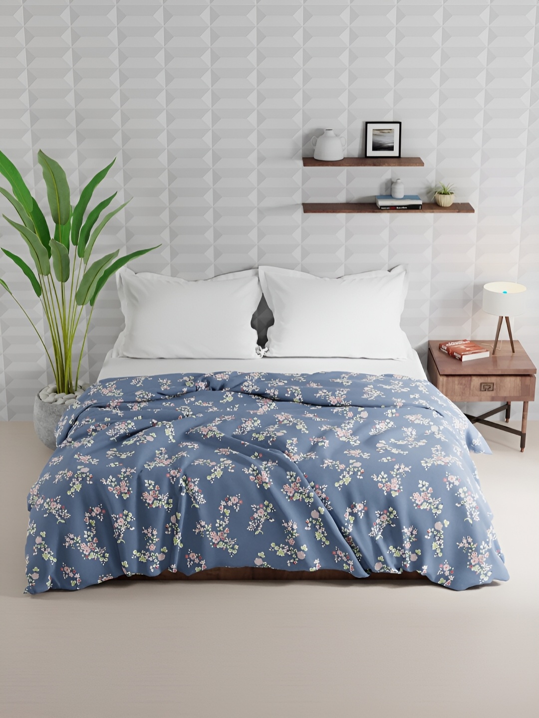 

Nautica rumba Blue & White Floral Printed AC Room 120 GSM Double Bed Comforter