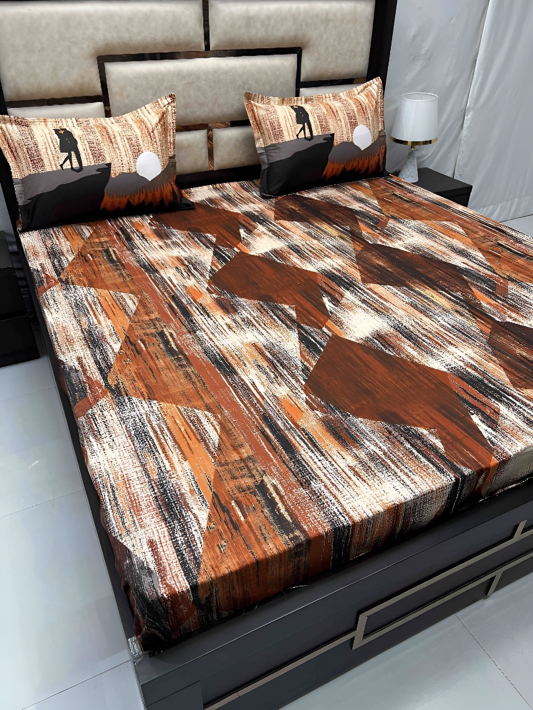 

Pure Decor Brown & White Pure Cotton 350 TC King Bedsheet with 2 Pillow Covers