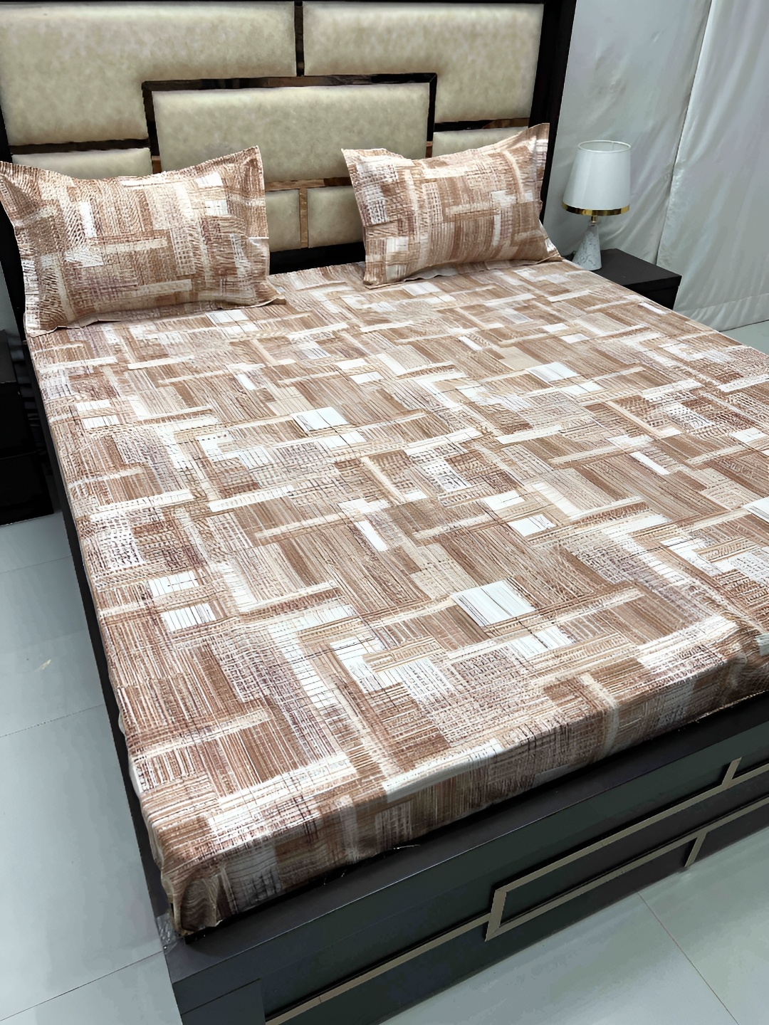 

Pure Decor Brown & White Pure Cotton 350 TC King Bedsheet with 2 Pillow Covers