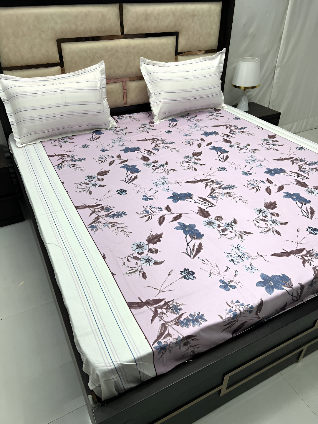 

Pure Decor Royal Velar Pink & Blue Floral 350 TC Cotton King Bedsheet With 2 Pillow Covers