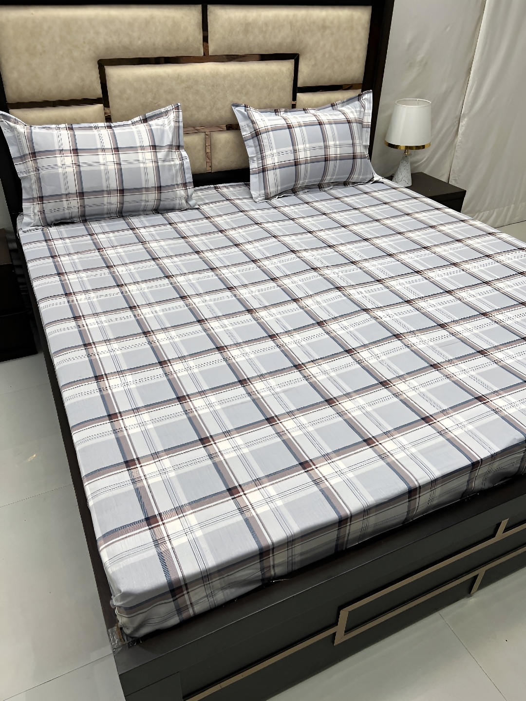 

Pure Decor Grey & White Striped 350 TC Cotton King Bedsheet with 2 Pillow Covers