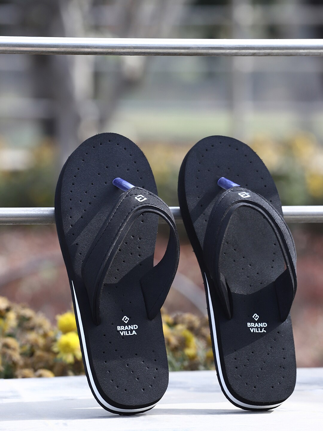 

BRAND VILLA Women Thong Flip-Flops, Black