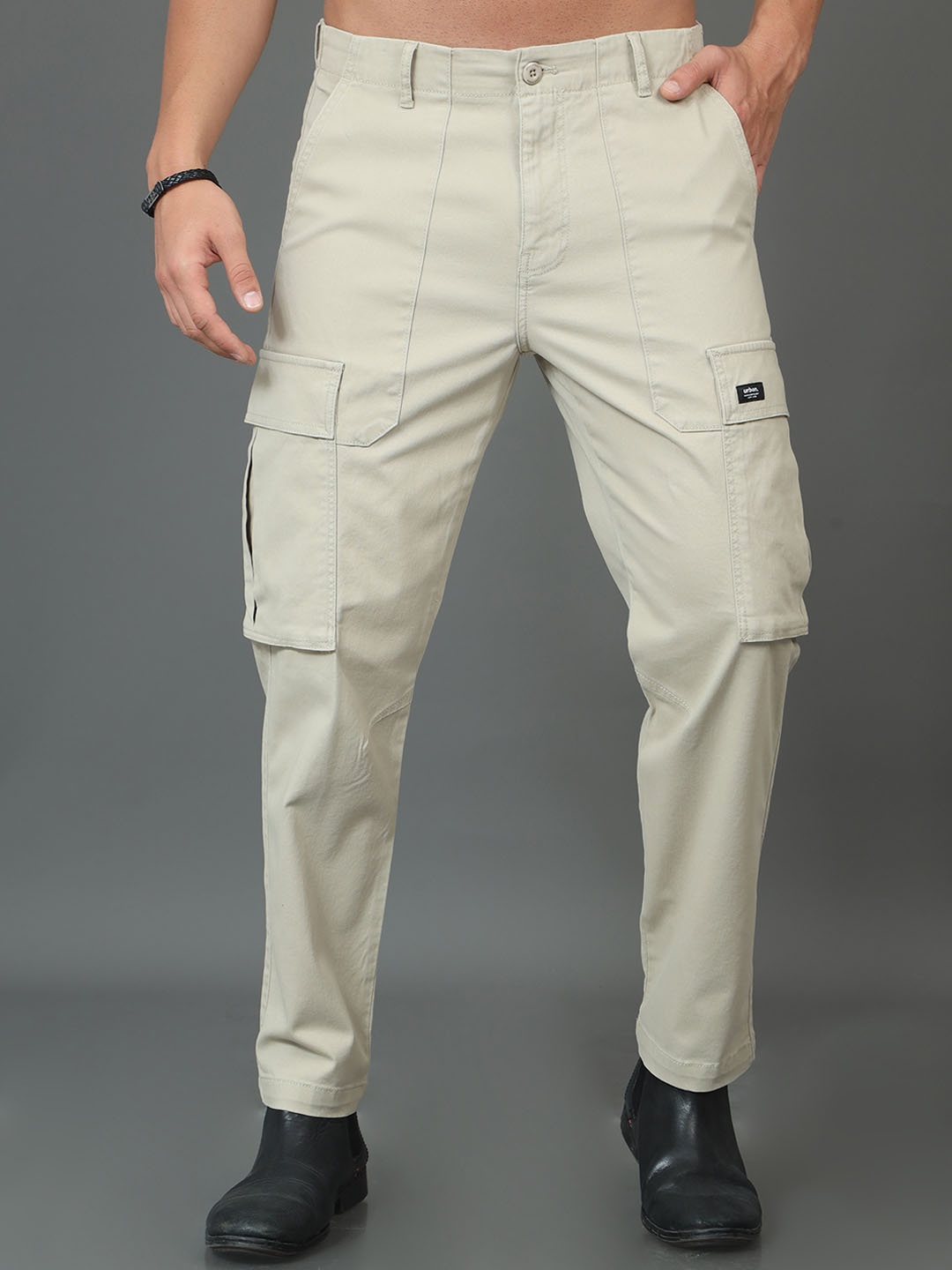 

HERE&NOW Men Mid-Rise Cotton Plain Slim Fit Cargos Trouser, Beige