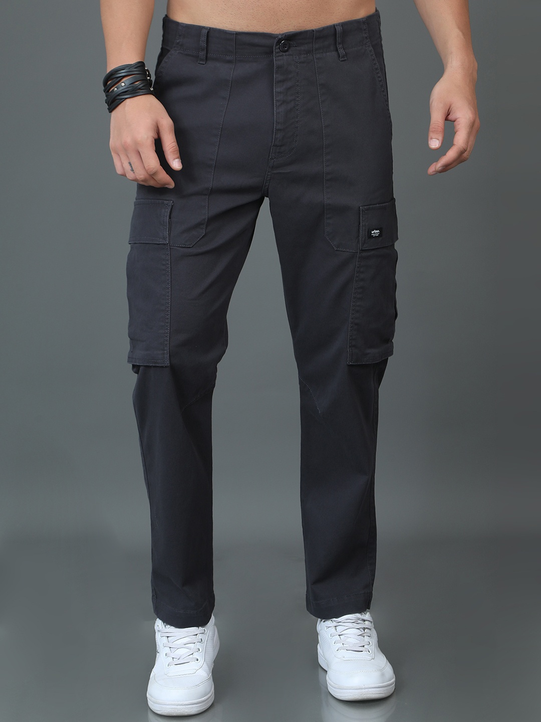 

HERE&NOW Men Mid-Rise Cotton Plain Slim Fit Cargos Trouser, Grey