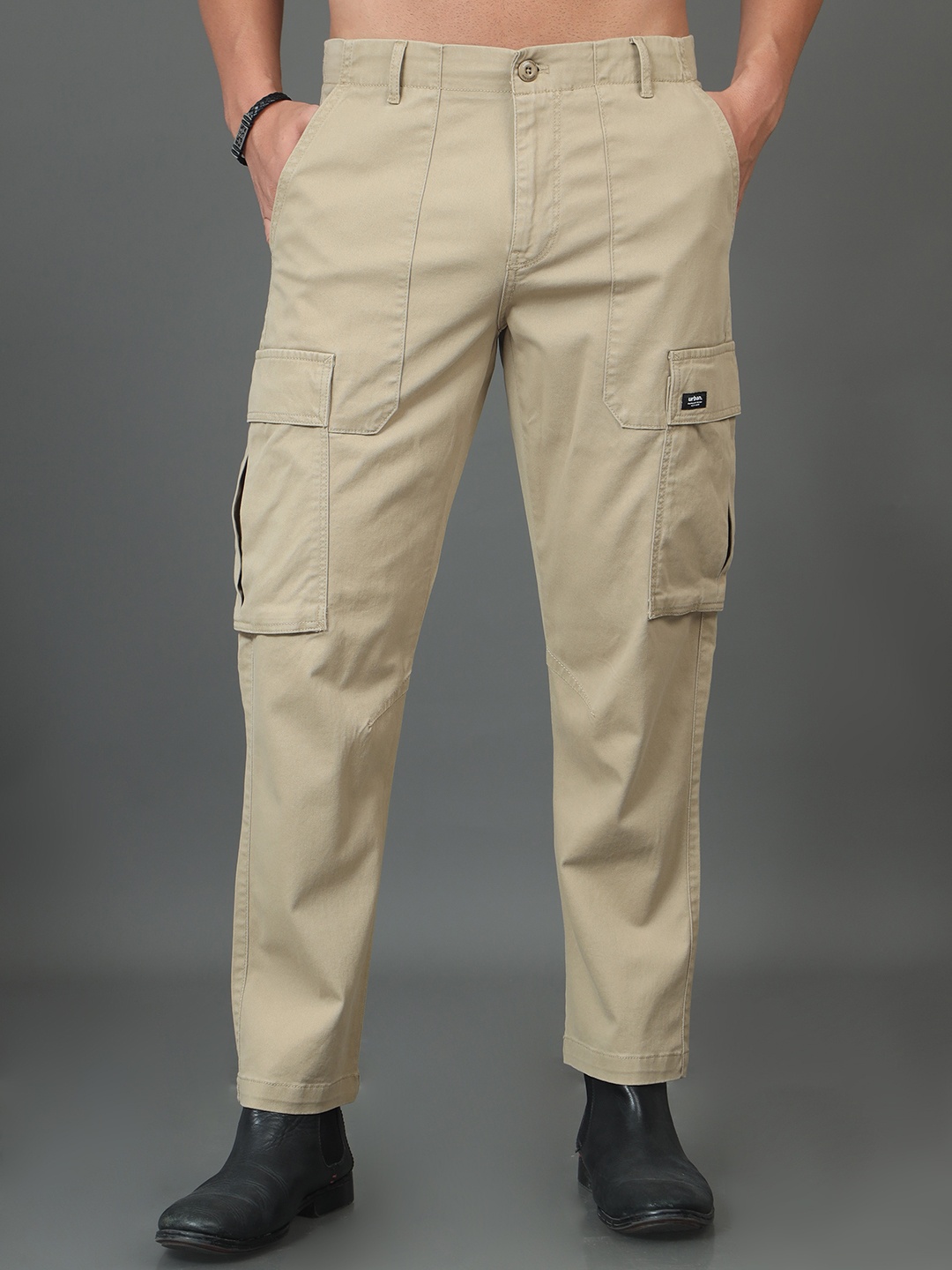 

HERE&NOW Men Mid-Rise Cotton Plain Slim Fit Cargos Trouser, Khaki