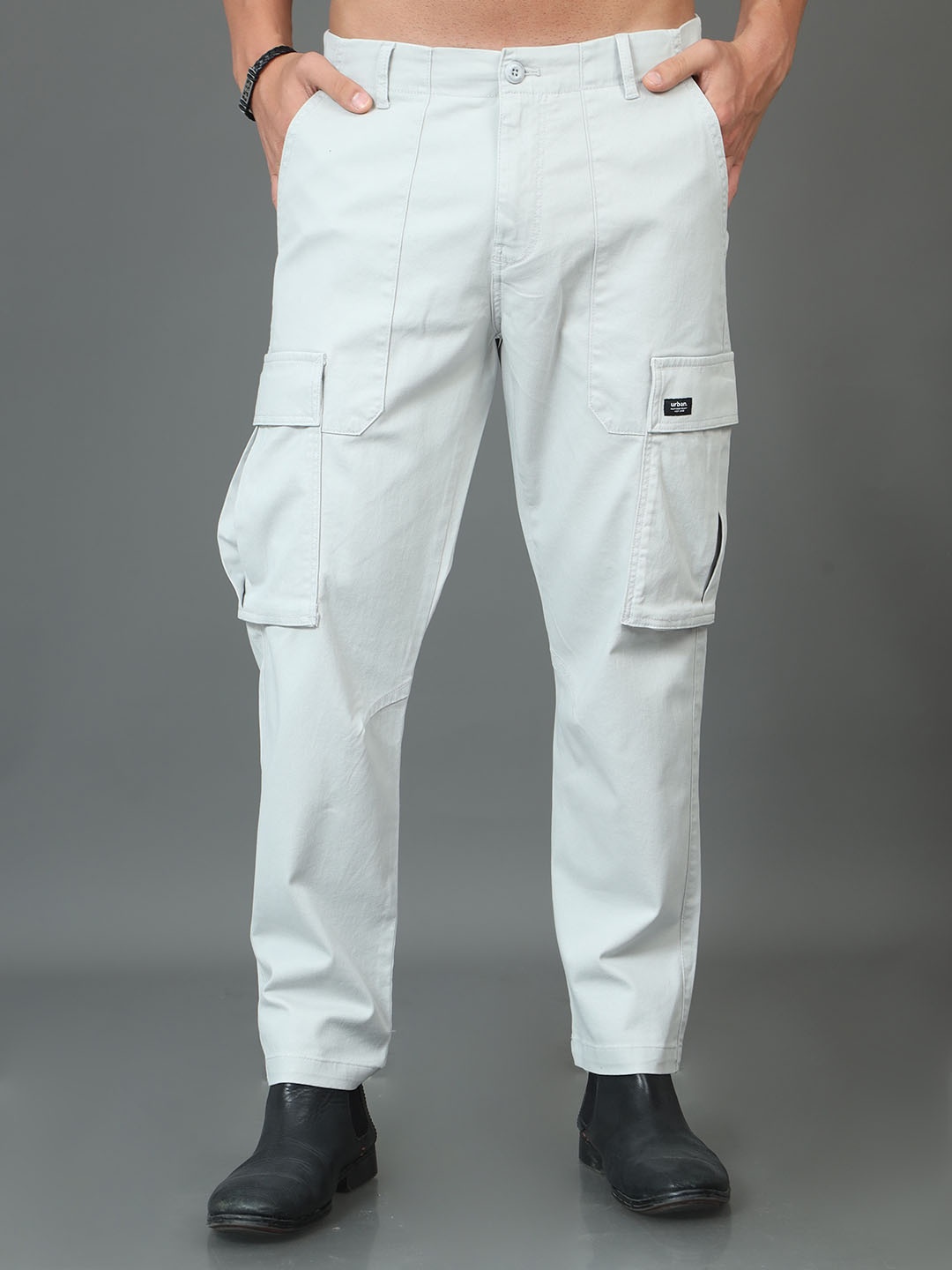 

HERE&NOW Men Mid-Rise Cotton Plain Slim Fit Cargos Trousers, Off white