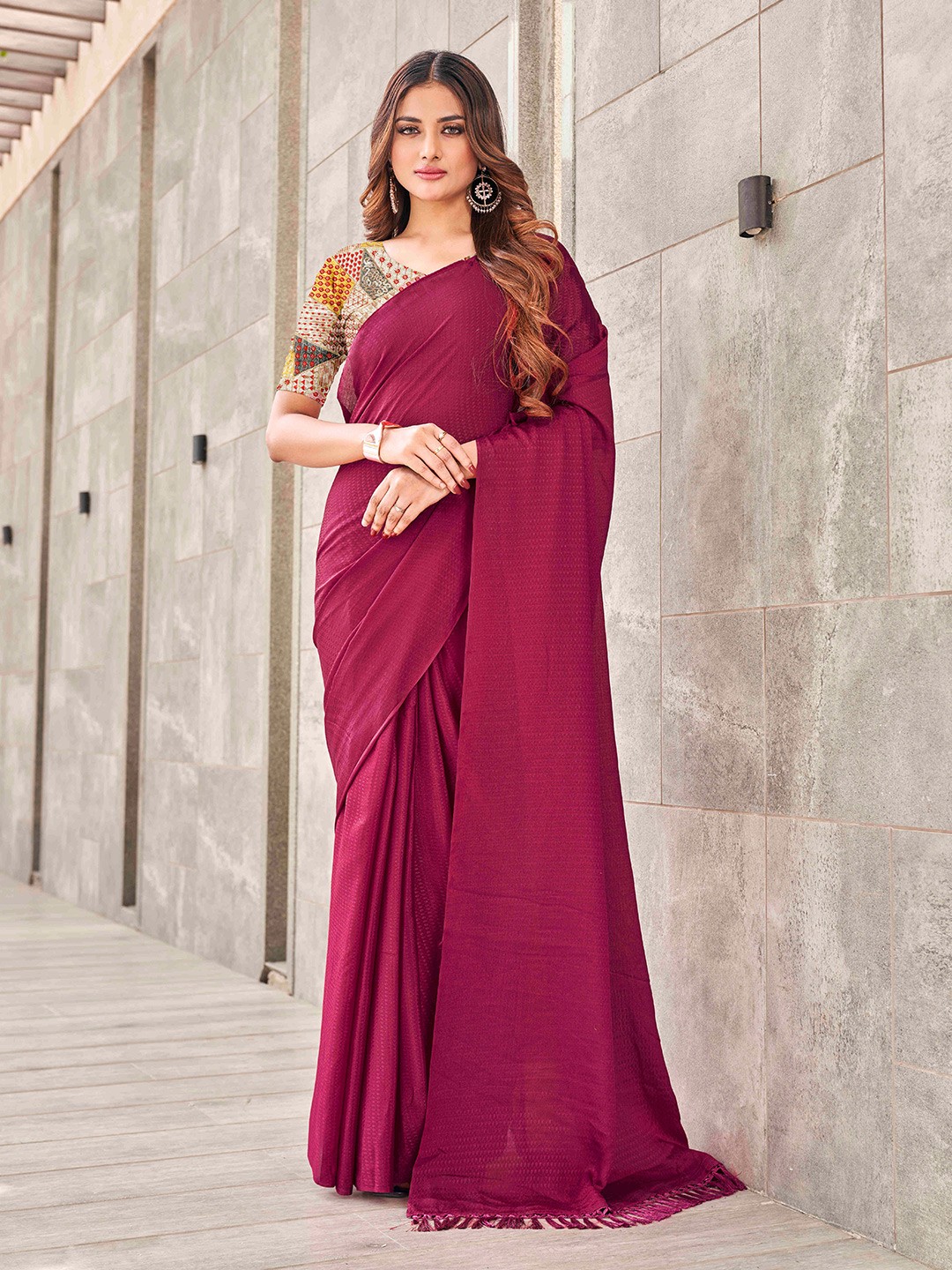 

Tikhi Imli Woven Design Tasselled Satin Jacquard Ready to Wear Saree, Pink