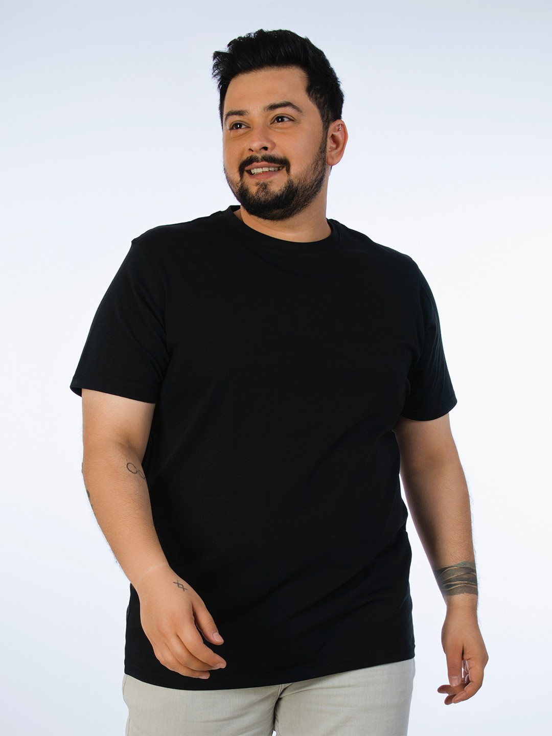 

UNSIZED Round Neck Short Sleeves Cotton T-shirt, Black