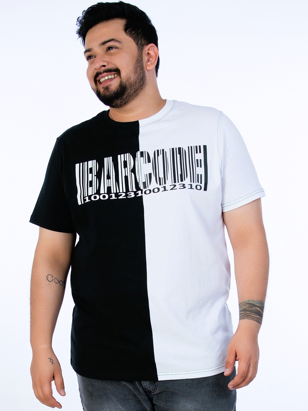 

UNSIZED Regular Fit Colourblocked Cotton Casual T-shirt, Black
