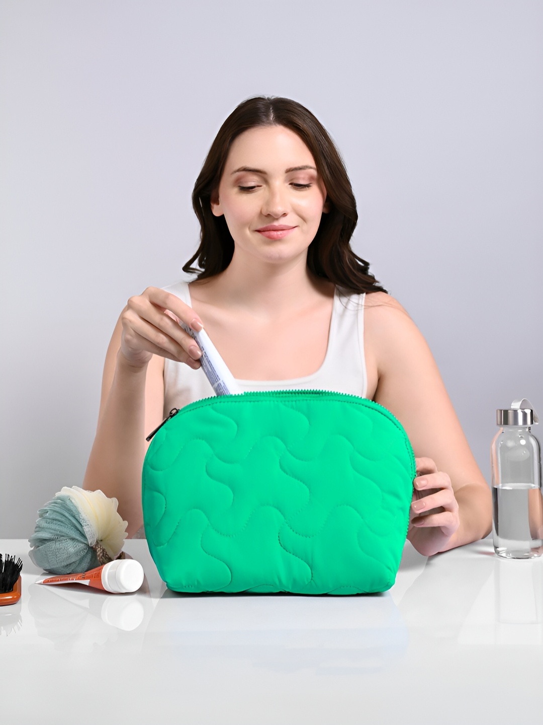 

Accessorize London Green Textured Wardrobe Makeup Organiser