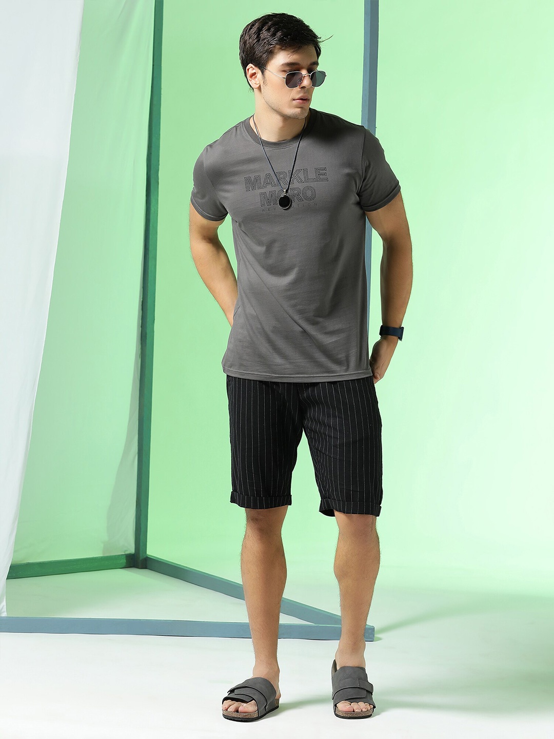 

Markle Moro Typography Printed V-Neck Slim Fit T-shirt, Grey