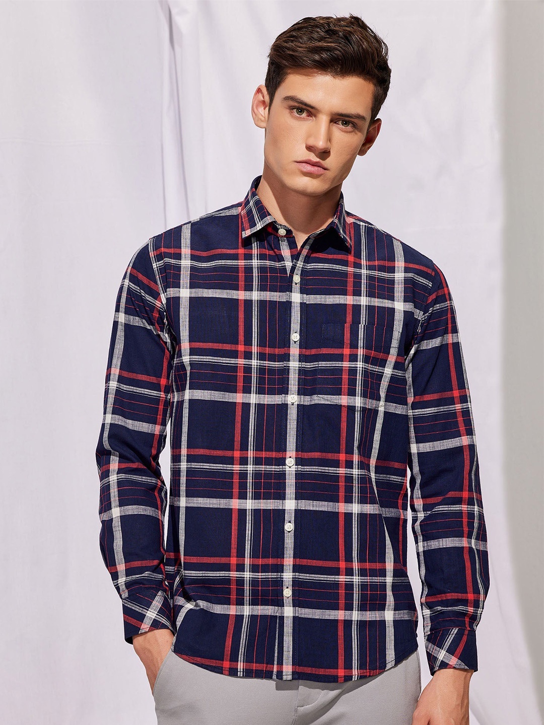 

Red Flame Tartan Checks Spread Collar Long Sleeves Casual Shirt, Navy blue