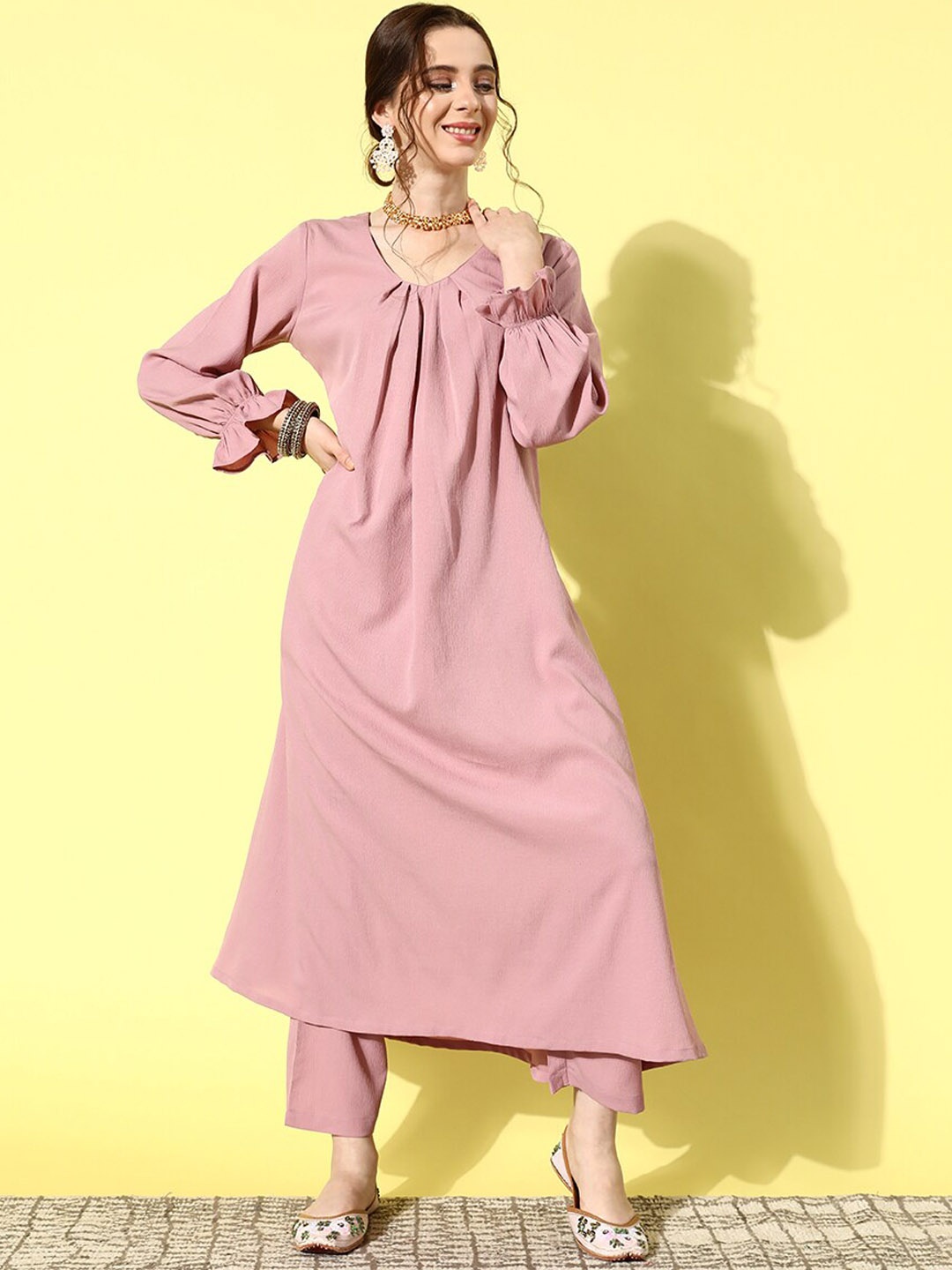 

KALINI Puffed Sleeve Pleated Kurta With Trouser, Mauve