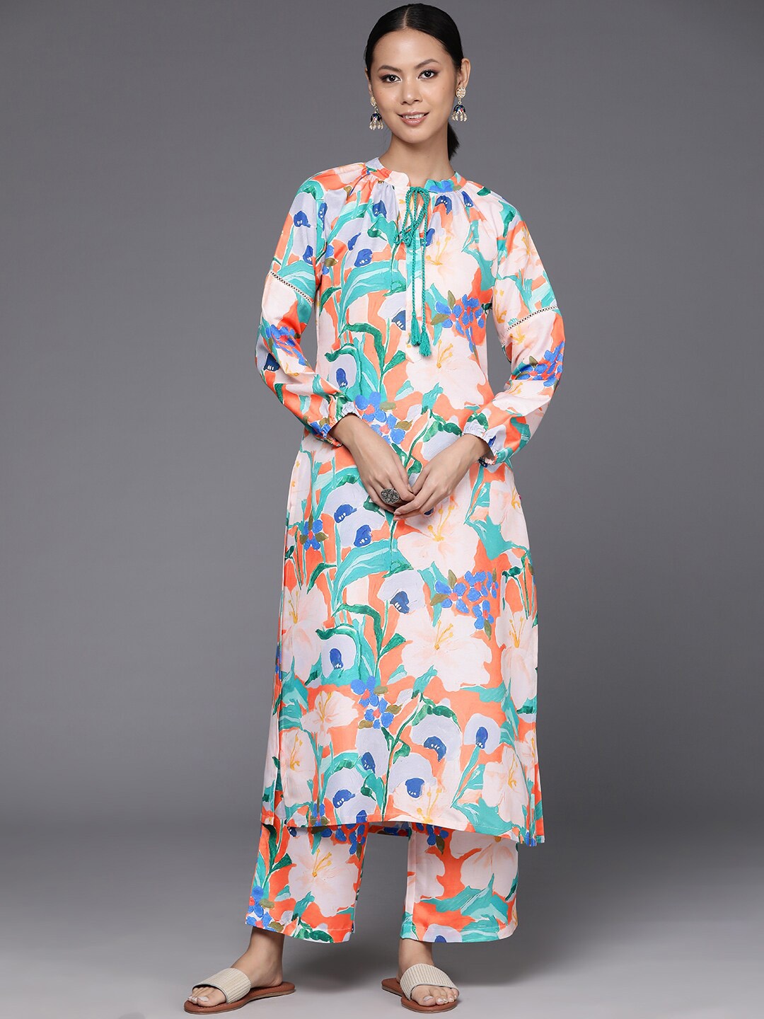 

KALINI Floral Printed Mandarin Collar Straight Kurta with Trousers, Blue