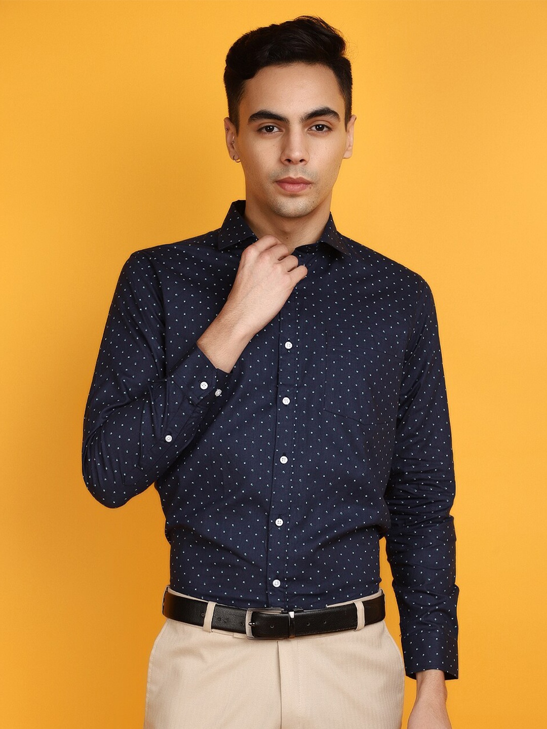

V-Mart Micro Ditsy Printed Opaque Cotton Formal Shirt, Navy blue