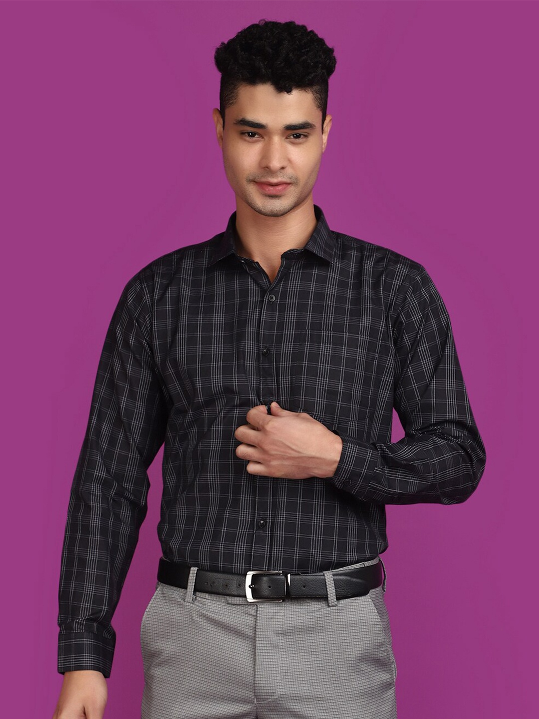 

J White by Vmart Checked Spread Collar Long Sleeves Formal Shirt, Black