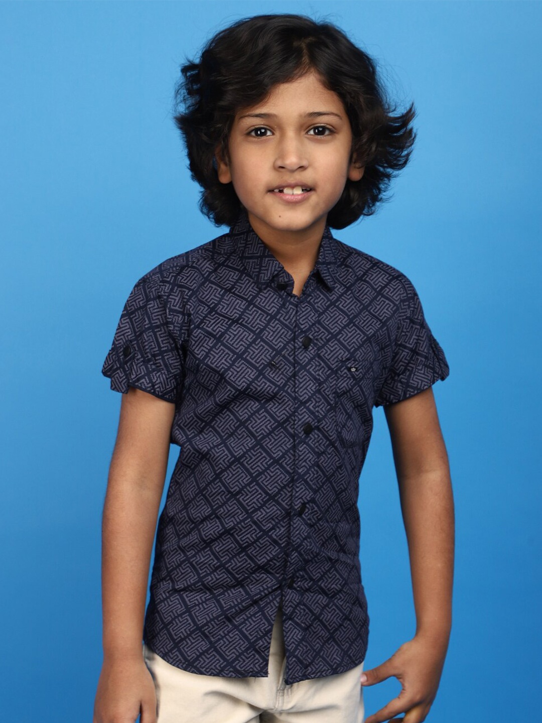 

V-Mart Boys Abstract Printed Opaque Satin Casual Shirt, Blue