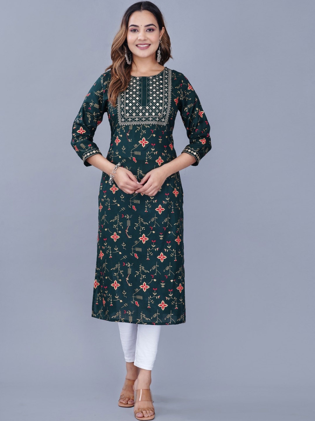 

SP DESIGNS Geometric Embroidered Flared Sleeves Thread Work Kurta, Green