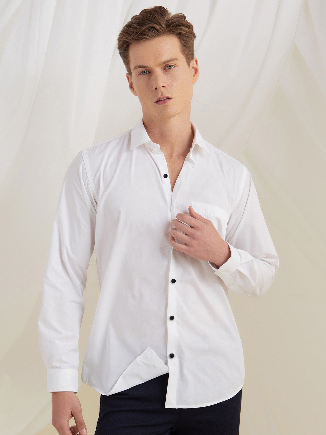 

Stori Spread Collar Cotton Shirt, White