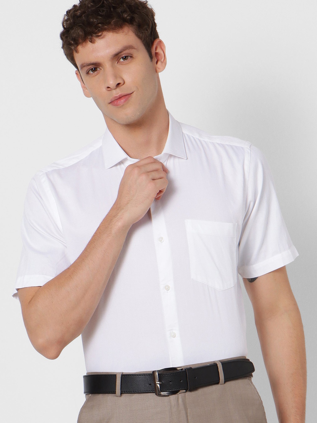 

Stori Spread Collar Cotton Shirt, White