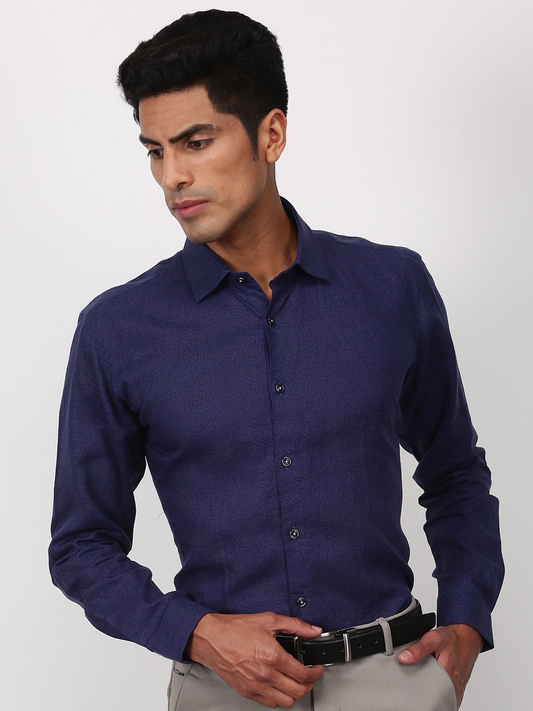 

Stori Spread Collar Cotton Shirt, Navy blue