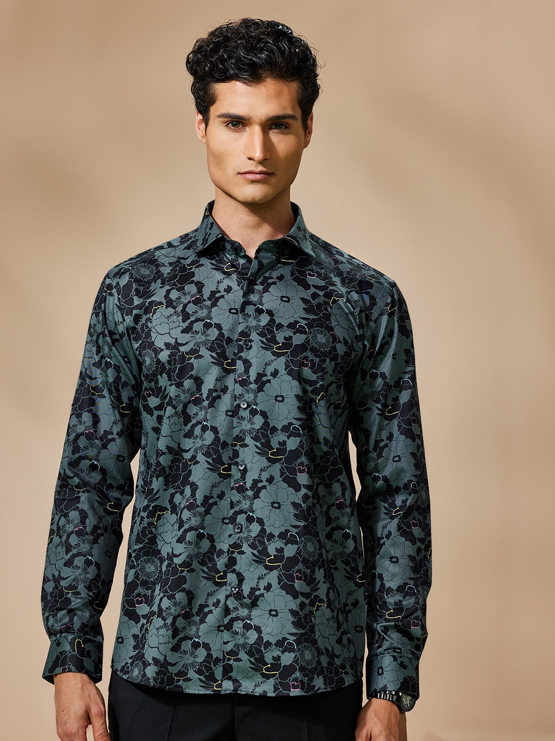 

Stori Men Slim Fit Floral Opaque Printed Party Shirt, Grey