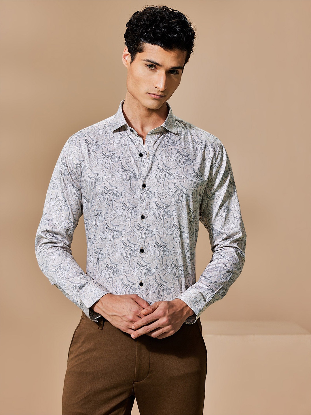 

Stori Men Slim Fit Opaque Printed Party Shirt, Orange