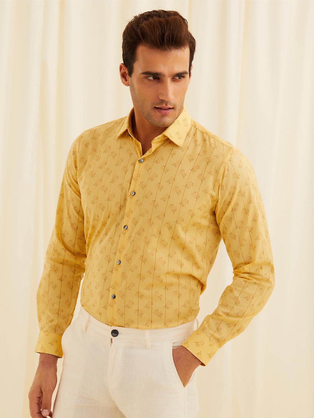 

Stori Men Slim Fit Floral Opaque Printed Party Shirt, Yellow
