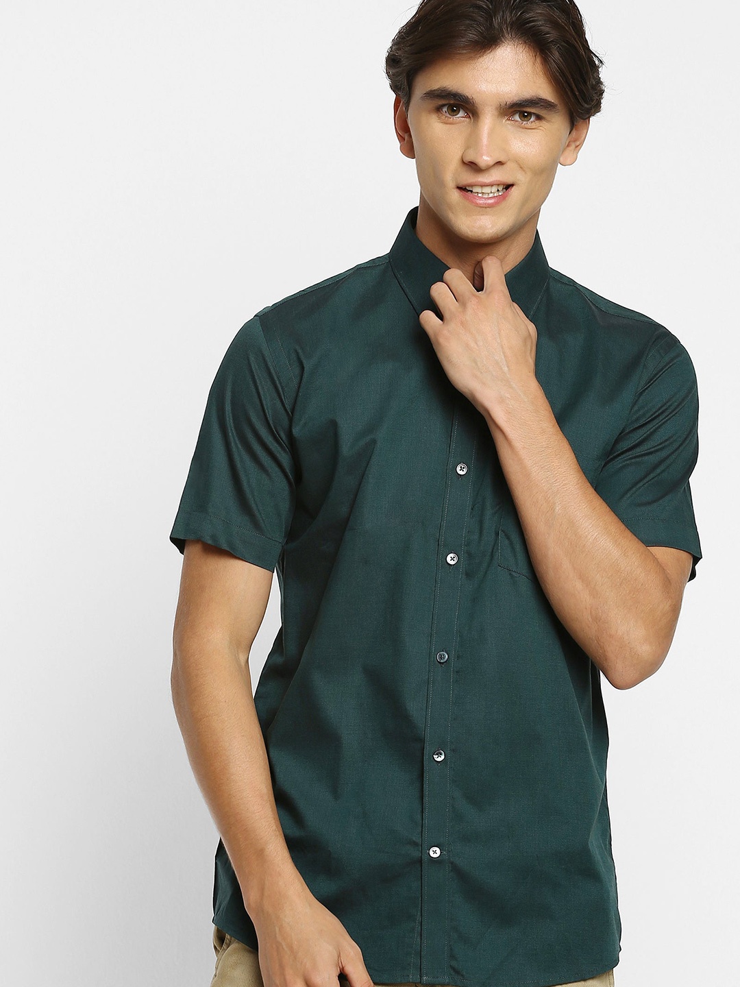 

Stori Spread Collar Short Sleeves Slim Fit Cotton Formal Shirt, Green