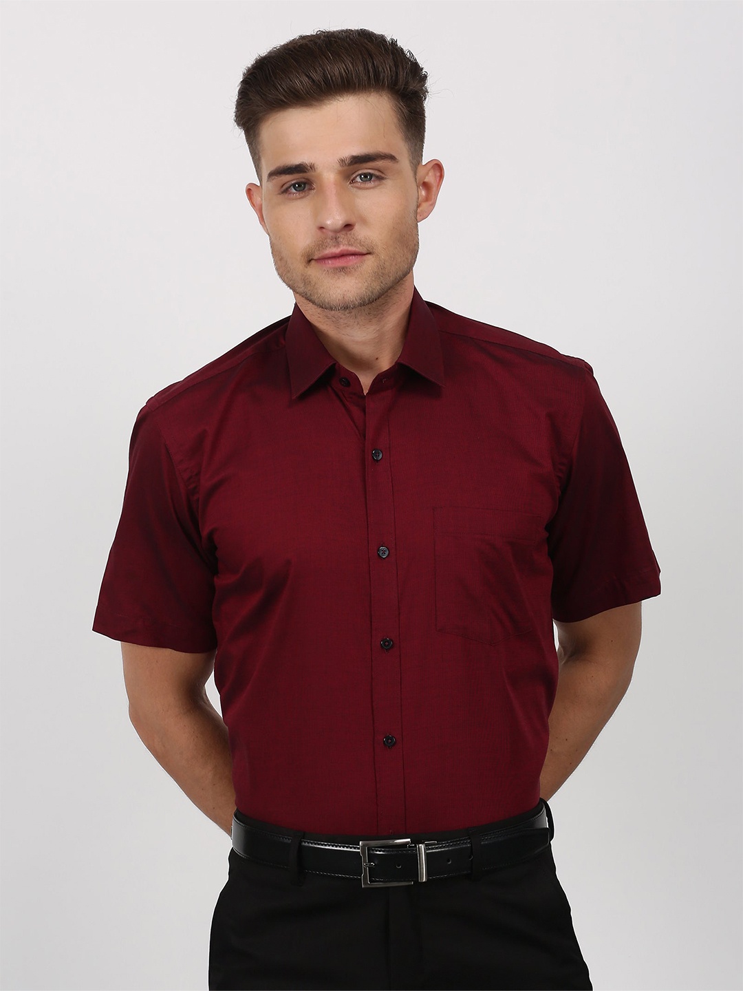 

Stori Spread Collar Cotton Slim Fit Formal Shirt, Maroon