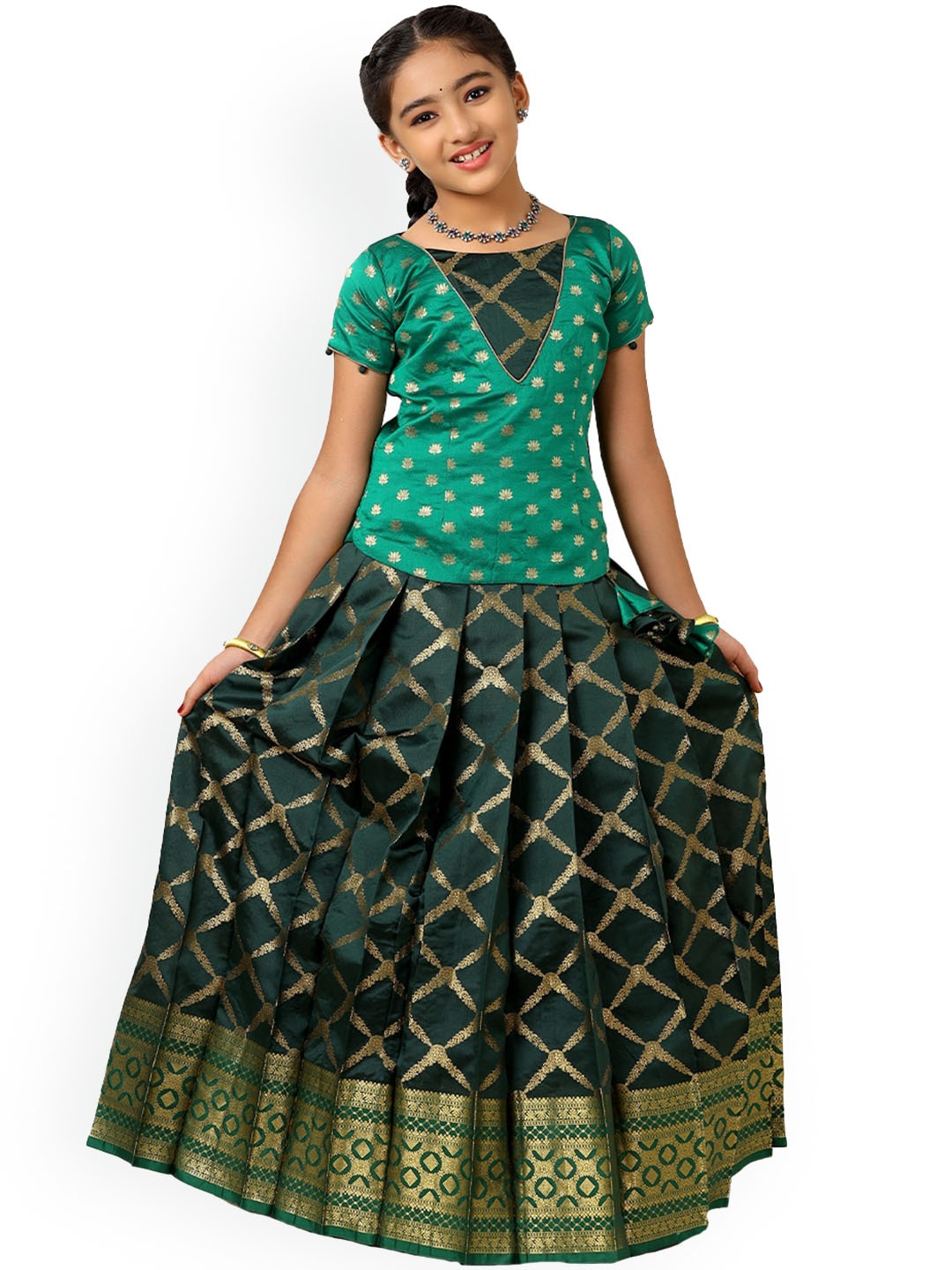 

SHIVANGI clothing Girls Woven-Design Lehenga Choli, Green