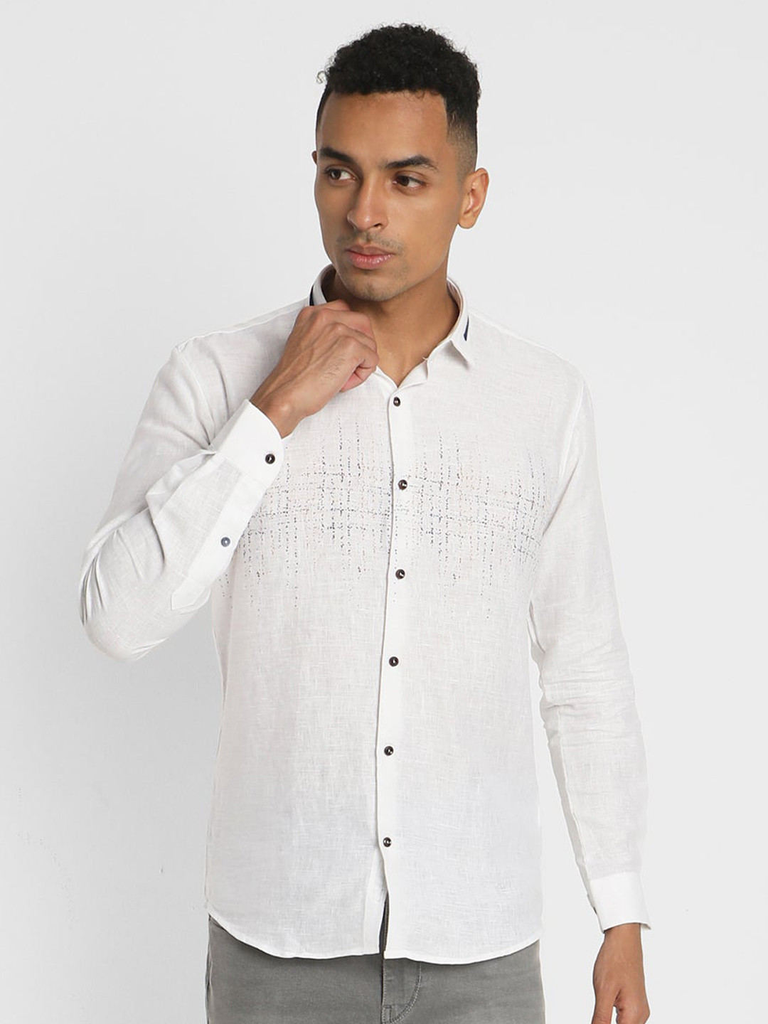 

Stori Slim Fit Self Design Linen Party Shirt, White