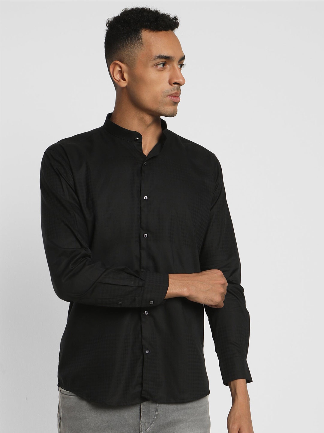 

Stori Men Slim Fit Long Sleeves Cotton Party Shirt, Black
