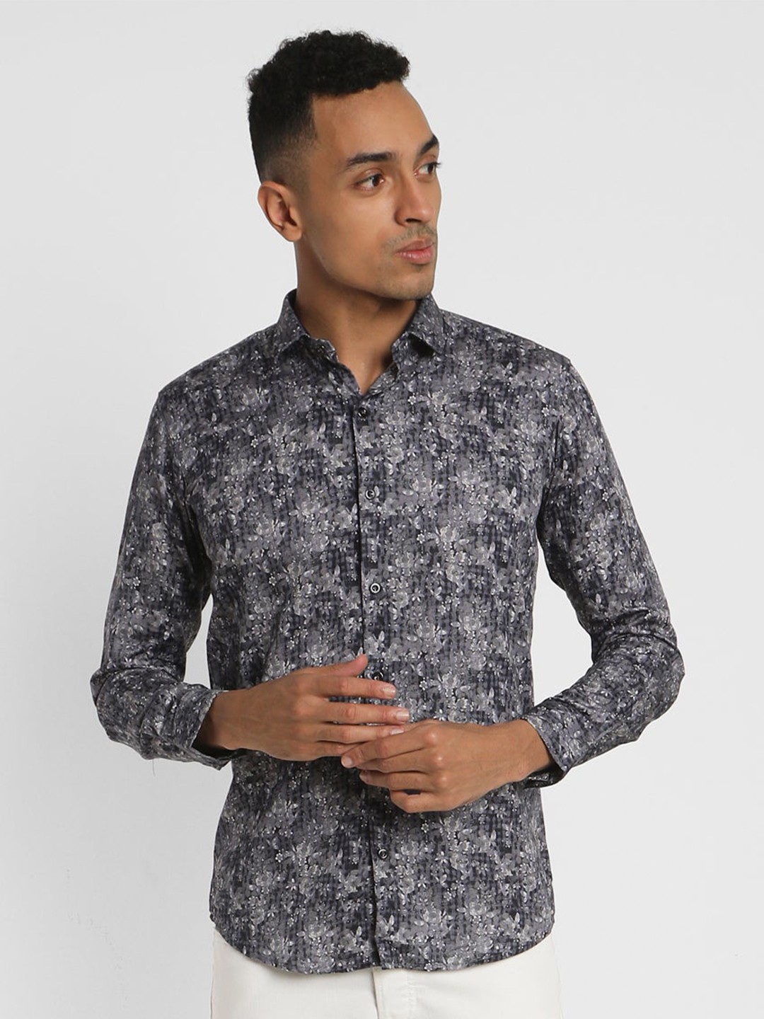 

Stori Floral Printed Slim Fit Pure Cotton Party Shirt, Black