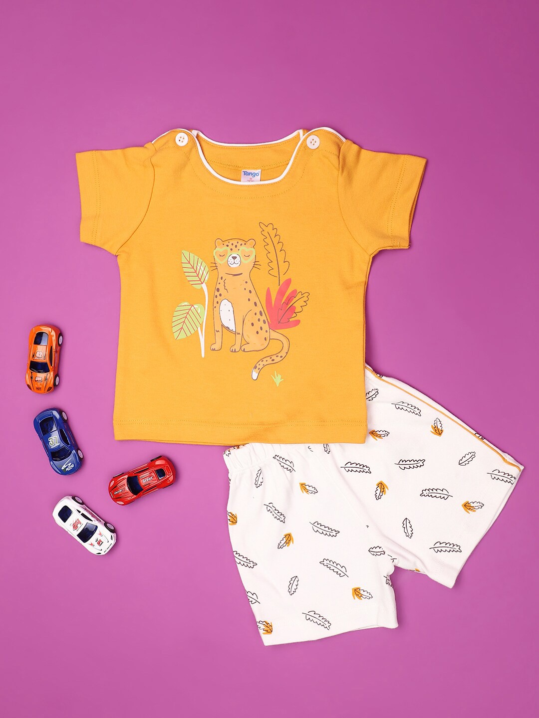 

V-Mart Kids Printed Pure Cotton T-shirt with Shorts, Orange