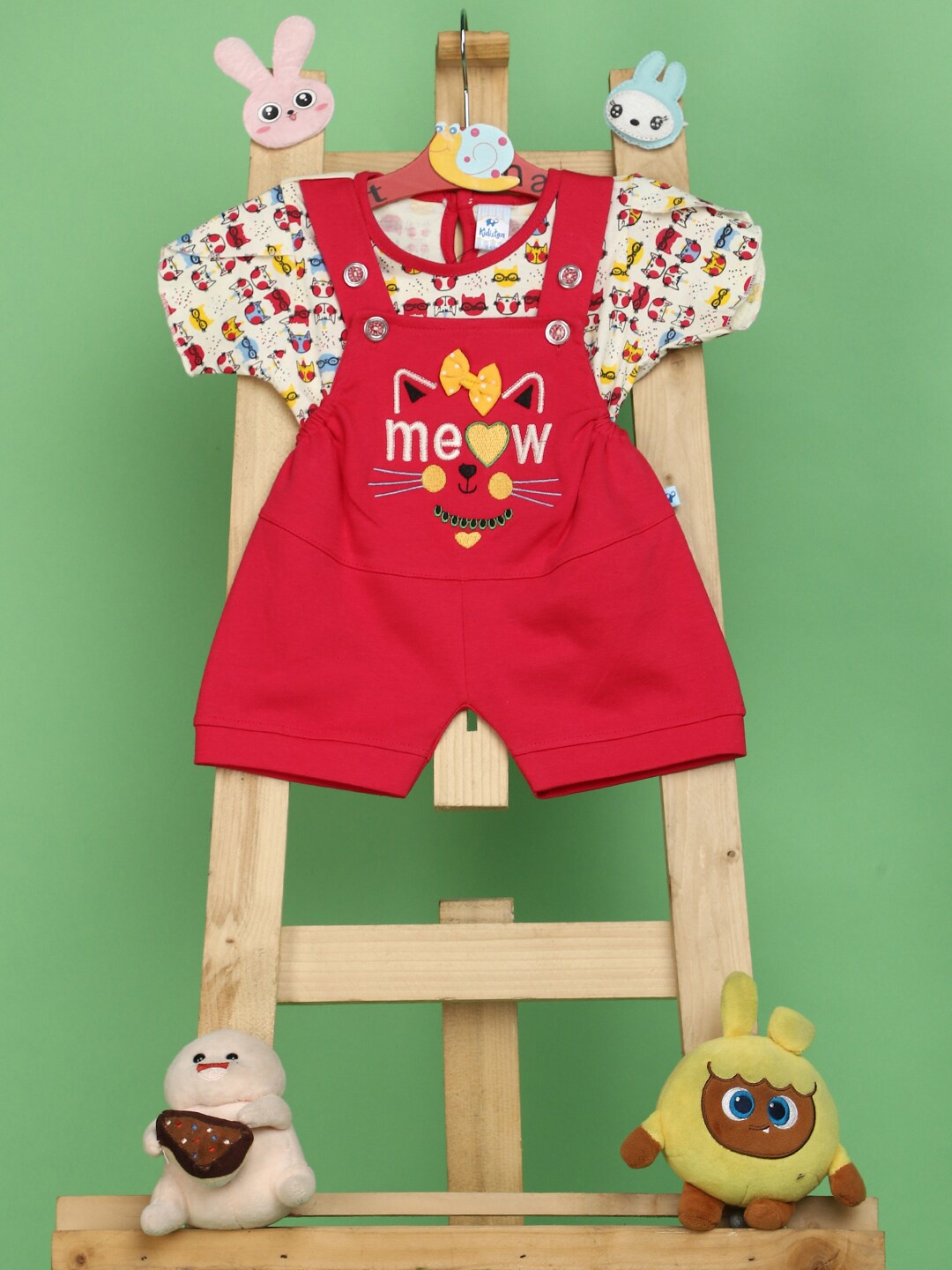 

V-Mart Infants Printed Pure Cotton Dungaree With T-Shirt, Red