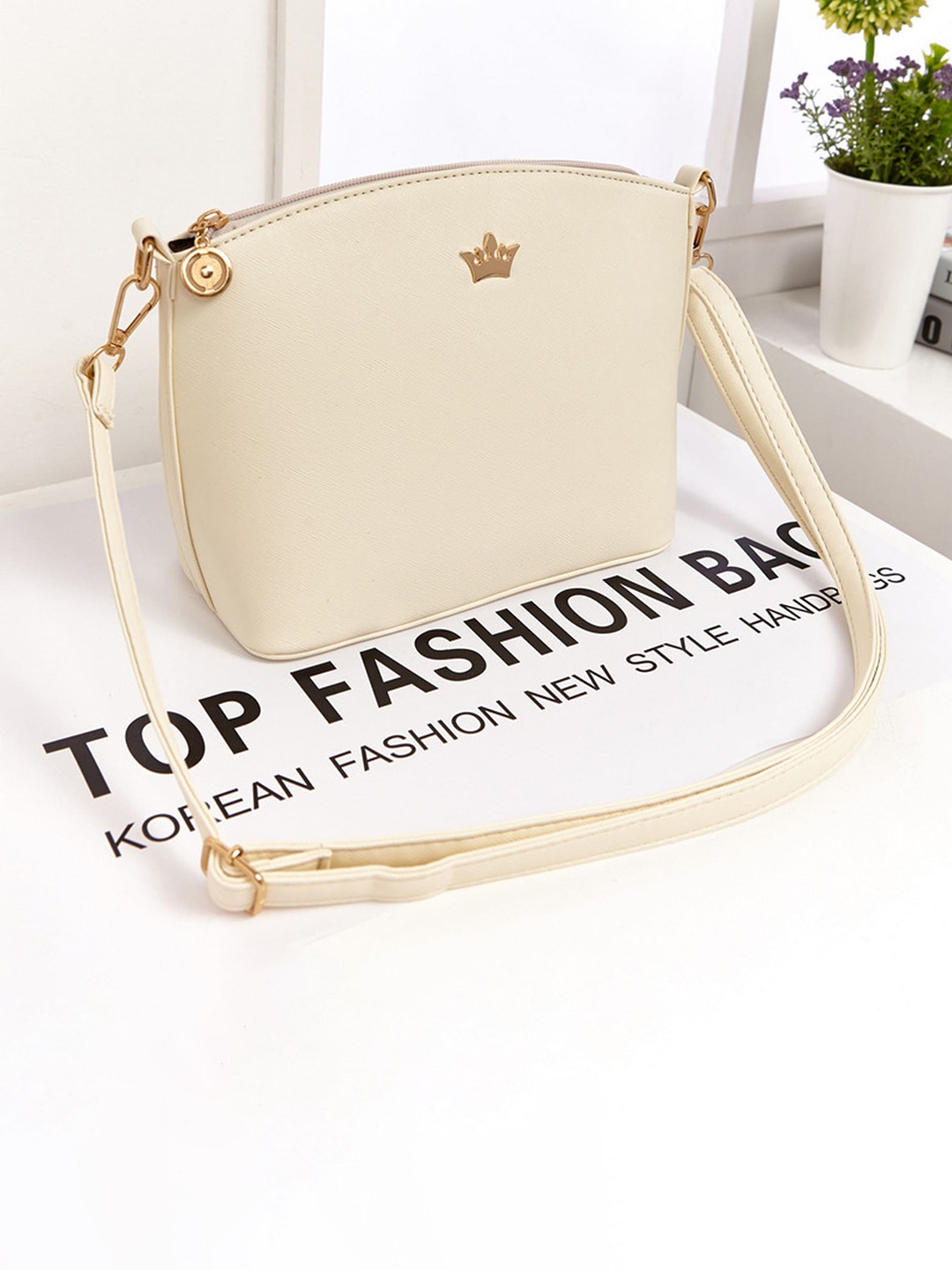 

Diva Dale Structured Sling Bag, Off white