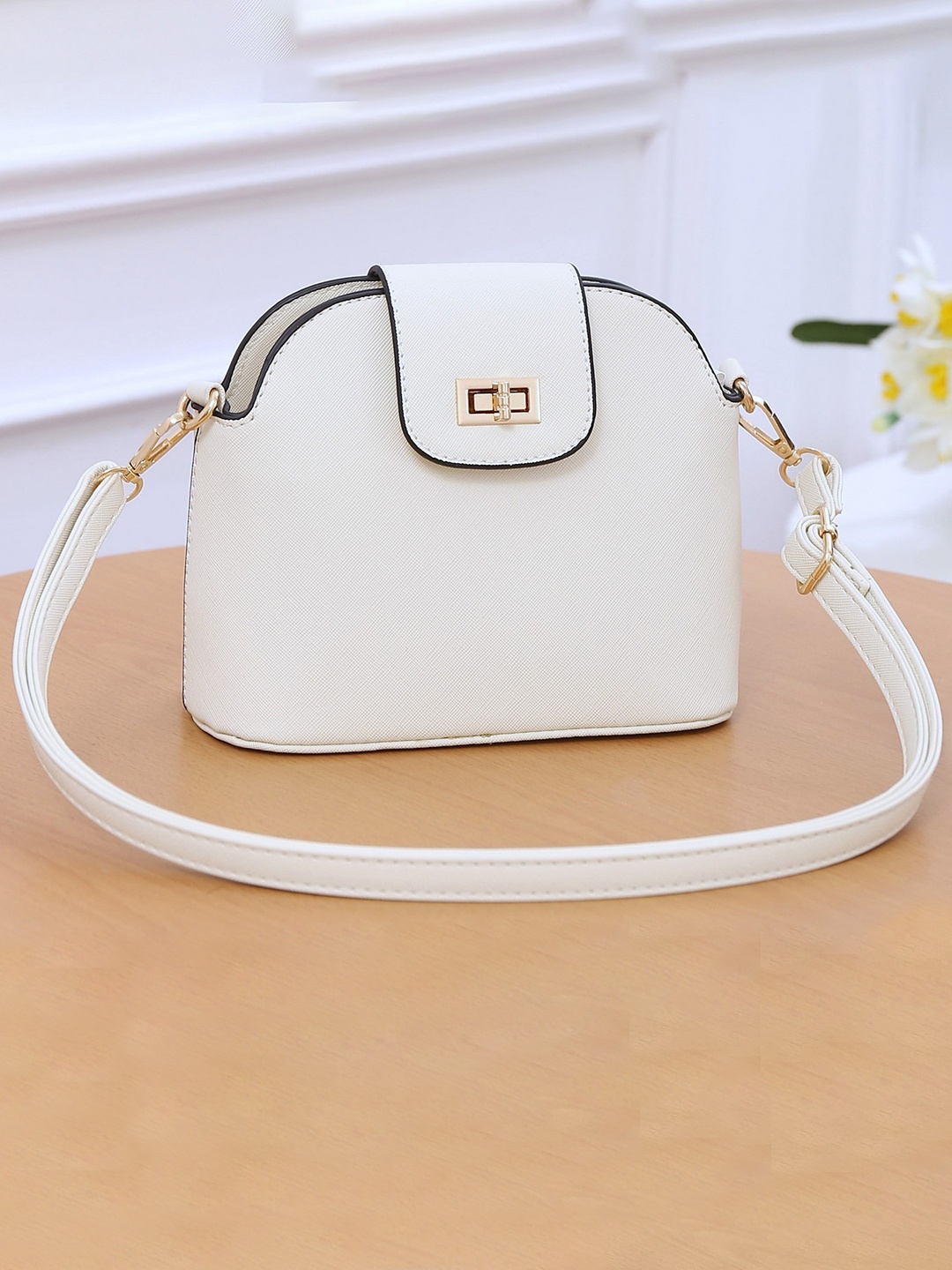 

Diva Dale Structured Sling Bag, White