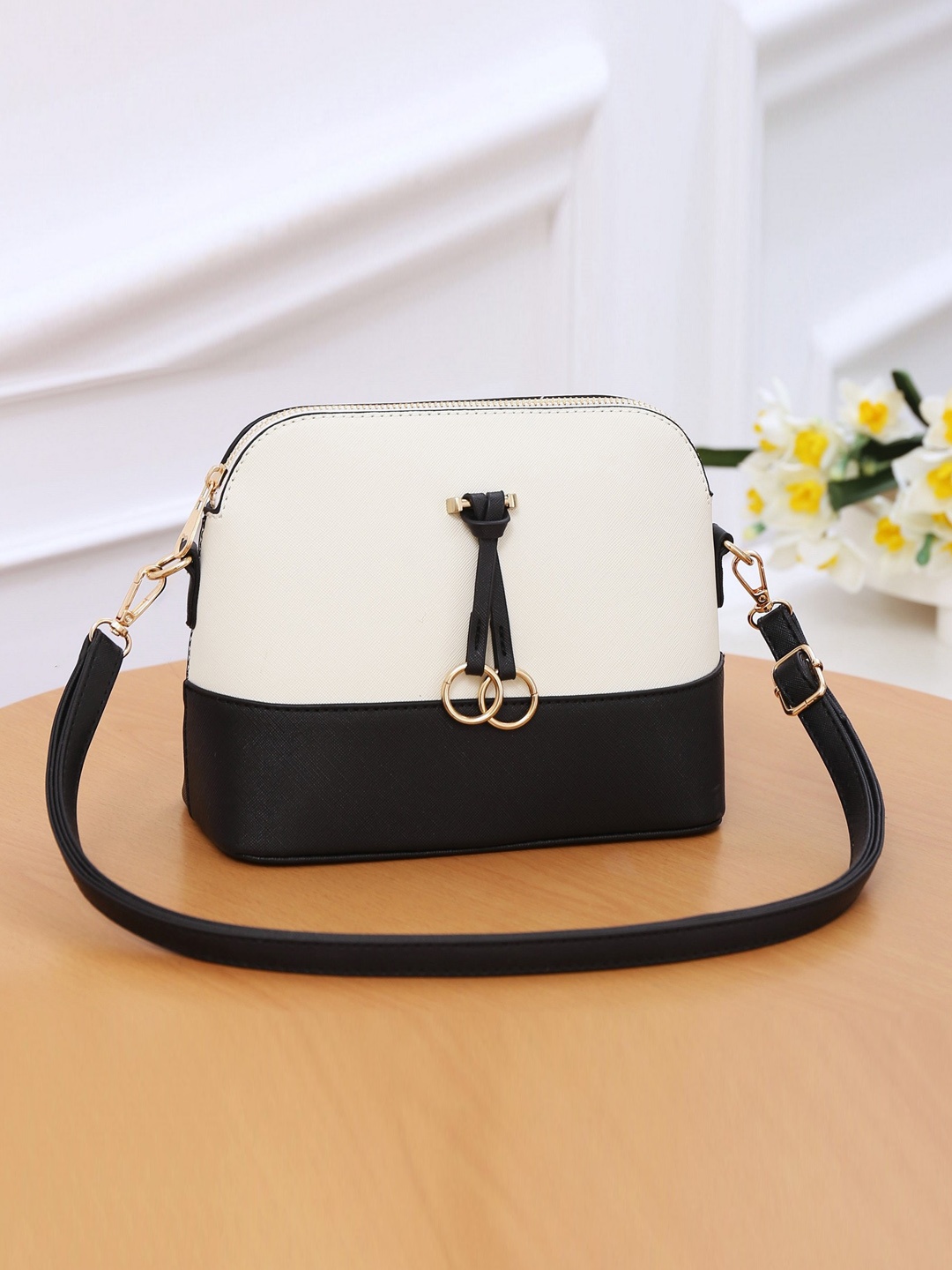 

Diva Dale Colourblocked Structured Sling Bag, White
