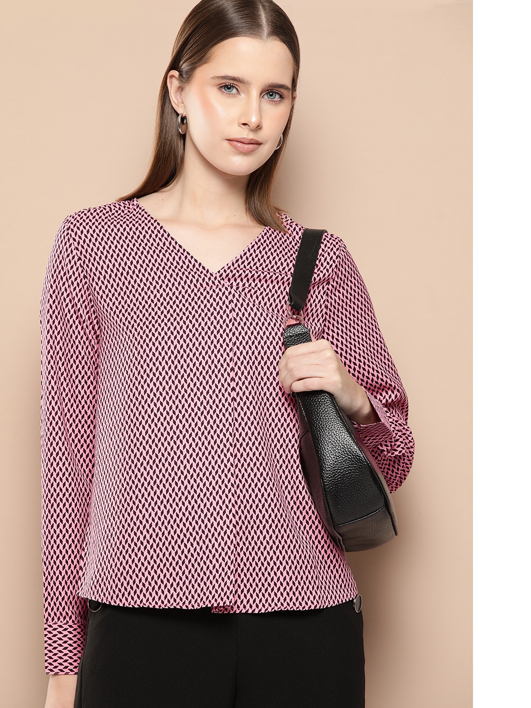 

her by invictus Geometric Micro Print Shirt Style Pleated Top, Pink