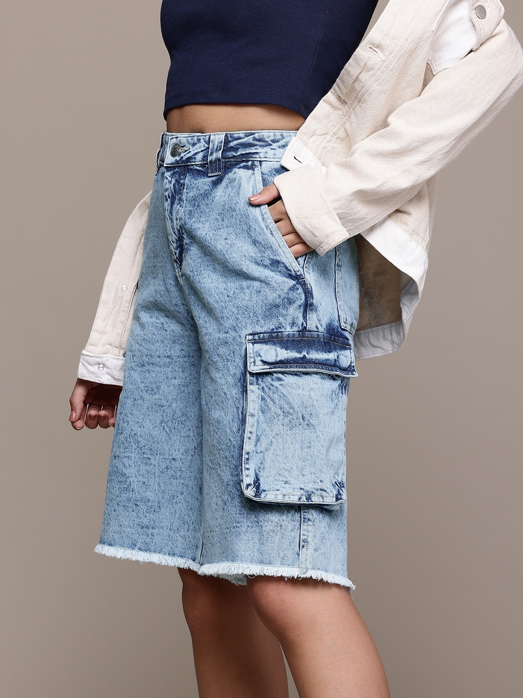 

The Roadster Lifestyle Co. Women Washed High-Rise Cargo Styles Denim Shorts, Blue